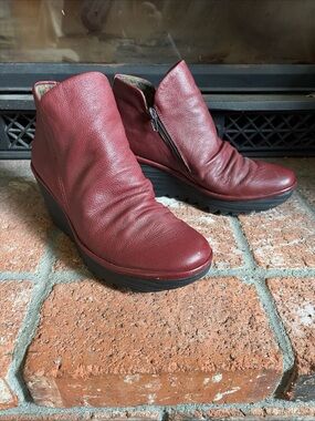 Fly London Yip Platform Wedge Red Leather SZ 8 EU 39